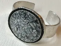 ../images/bracelets/BraceletSilverBeads.webp