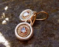 ../images/earrings/Gold_Diamond_earrings.webp